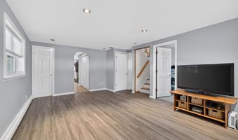 9 Eros Dr, Airmont, NY 10952