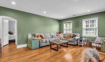81 7th Ave, Atlantic Highlands, NJ 07716