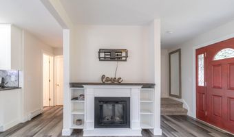 95 Yankee Ave, Bangor, ME 04401