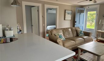 53 Center Ave, Middletown, RI 02842