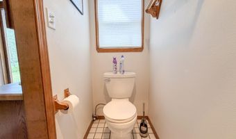 2015 THONI Rd, Addy, WA 99101