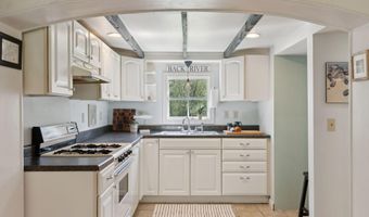 592 Old Stage Rd, Arrowsic, ME 04530