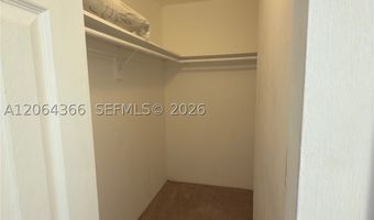 3675 N Country Club Dr 109, Aventura, FL 33180