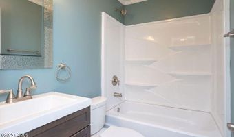 2003 King St, Beaufort, SC 29902