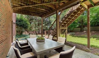 350 Wembley Cir, Atlanta, GA 30328