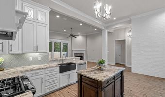 140 St Andrews Ln, Benton, LA 71006