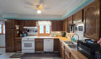 14 S Illinois St, Aberdeen, SD 57401