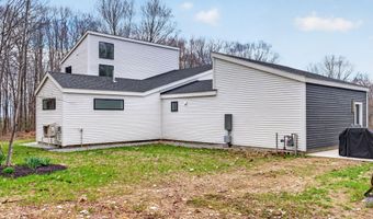 672 Danville Corner Rd, Auburn, ME 04210
