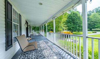 15 Tanglewood Dr, Andover, NJ 07848