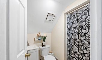 54 Sycamore Dr, Belleville, NJ 07109