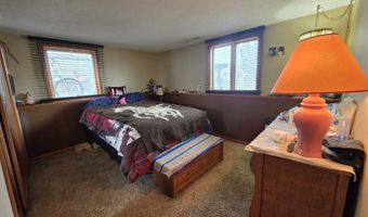 14 S Illinois St, Aberdeen, SD 57401