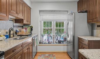 130 WOODEN CARRIAGE Dr, Hockessin, DE 19707