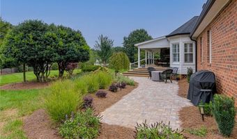 154 Suntree Dr, Advance, NC 27006