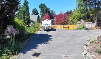 929 OLD COUNTY Rd, Brookings, OR 97415