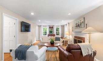 20 Terrace Dr, Barrington, RI 02806