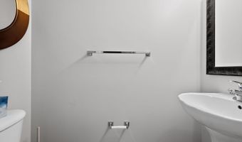 1455- B N VAN DORN St, Alexandria, VA 22304