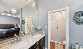 302 Fox Hollow Woods Dr, Ballwin, MO 63021