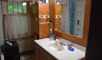 320 N Fourth St, Albion, IL 62806