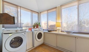 412 11th St NW, Albuquerque, NM 87102
