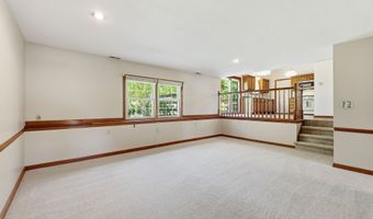 8768 Meadowridge Ln, Indianapolis, IN 46217