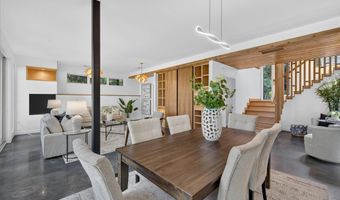 4061 Thornoaks Dr, Ann Arbor, MI 48104