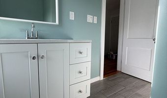 51 Reed St, Agawam, MA 01001