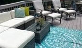 37 Carriage Rd, Cranston, RI 02920