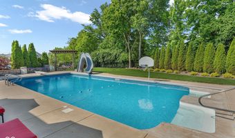 5874 Shallow Water Ln, Bargersville, IN 46106