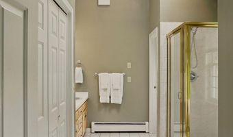 4 Catesby Ln, Bedford, NH 03110