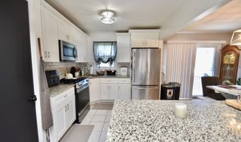 15 Cross St, Andover, NJ 07801
