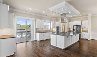 16649 SW FRIENDLY Ln, Beaverton, OR 97007