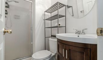 8207 CEDAR LANDING Ct, Alexandria, VA 22306