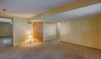 5158 Ridge Oak Dr, Madison, WI 53704