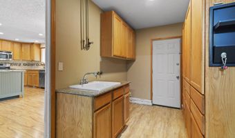 11300 FINNEGANS Way, Oregon City, OR 97045
