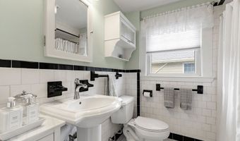 21 Bertram St, Beverly, MA 01915