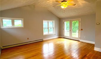 10 Cavalier Rd, Narragansett, RI 02882