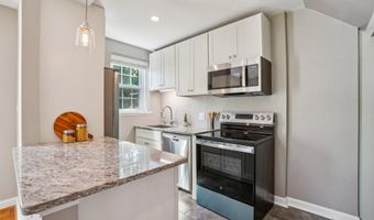 4819 28TH St S B, Arlington, VA 22206