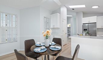 1193 LINKSIDE Ct E, Atlantic Beach, FL 32233