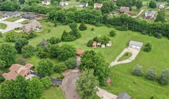 18345 Nottingham Ct, Basehor, KS 66007