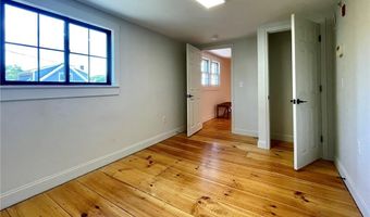 5 John St 2, Bristol, RI 02809