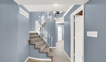 826 Yorkshire Rd, Anderson, IN 46012