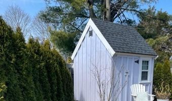 23 Chachapacassett Rd, Barrington, RI 02806