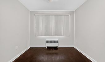 2321 ALTAMONT Pl SE 103, Washington, DC 20020