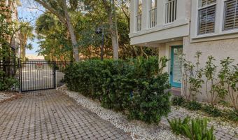 50 BEACH COTTAGE Ln, Atlantic Beach, FL 32233
