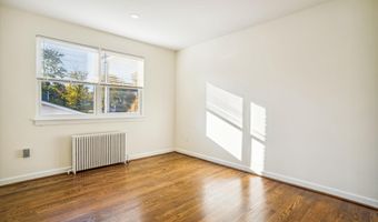 2502 LANGSTON Blvd 3, Arlington, VA 22201