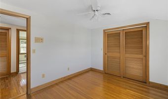 28 Hybrid Dr, Cranston, RI 02920