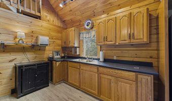 15 N Ridge Rd, Beaver Cove, ME 04441