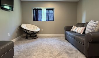 7 Hammerstone Ln, Altamont, NY 12009