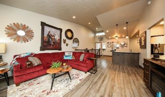 2720 E Sunburst Dr, Brandon, SD 57005