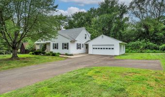24 Iron Gate Ln, Cromwell, CT 06416